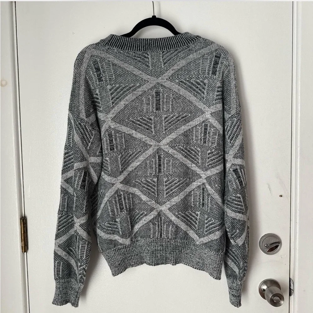 Gray Geometric Pattern Sweater - Picture 3 of 3
